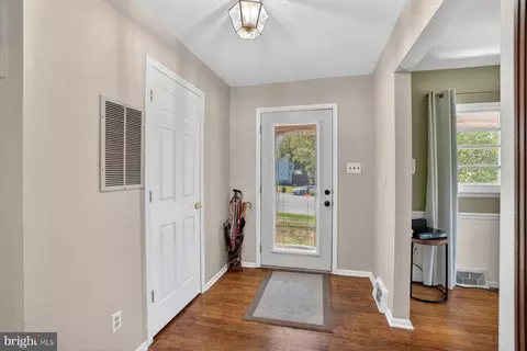 Entry Way - 1518 Ridgely Dr, Edgewater, MD 21037 photo 1 of 3