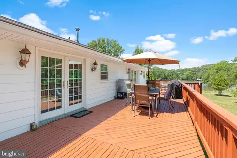 Exterior - 1518 Ridgely Dr, Edgewater, MD 21037 photo 8 of 12