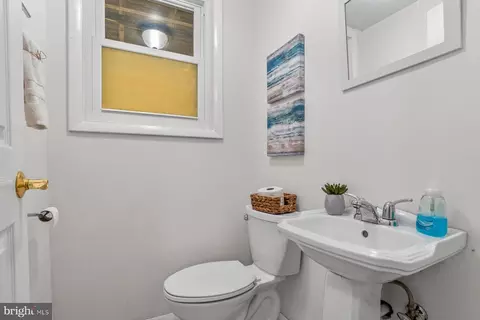 Bath - 1518 Ridgely Dr, Edgewater, MD 21037 photo 2 of 2