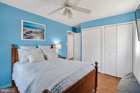 Bedroom - 1518 Ridgely Dr, Edgewater, MD 21037 photo 3 of 4