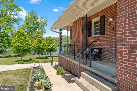 Exterior - 1518 Ridgely Dr, Edgewater, MD 21037 photo 2 of 12