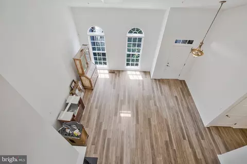 Entry Way - 322 Hamlet Cir, Edgewater, MD 21037 photo 5 of 5