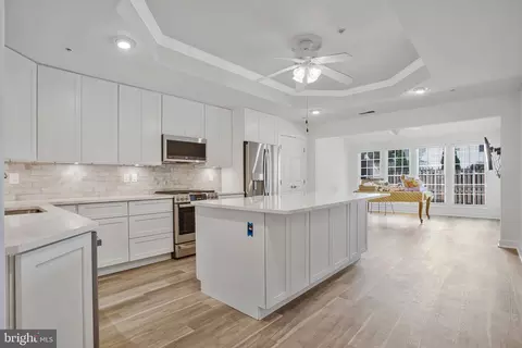 Kitchen - 322 Hamlet Cir, Edgewater, MD 21037 photo 1 of 2
