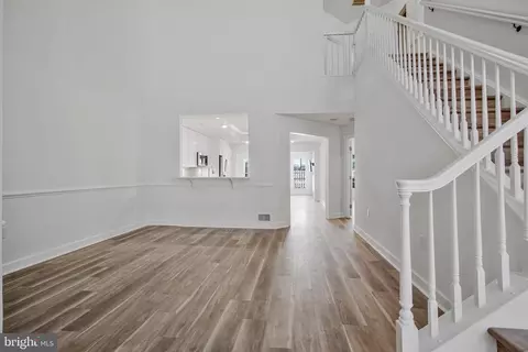 Entry Way - 322 Hamlet Cir, Edgewater, MD 21037 photo 1 of 5