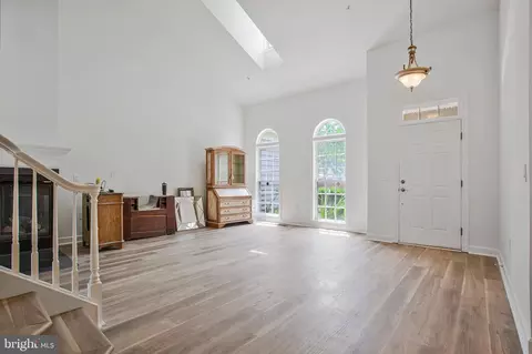 Living - 322 Hamlet Cir, Edgewater, MD 21037 photo 2 of 2