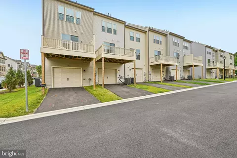 Exterior - 3983 Small Roundtop Rd, Hanover, MD 21076 photo 5 of 6