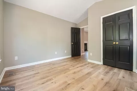 Entry Way - 1214 Markham Ln, Pasadena, MD 21122 photo 2 of 6
