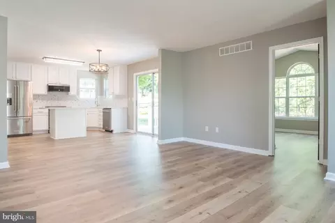 Living - 1214 Markham Ln, Pasadena, MD 21122 photo 5 of 9