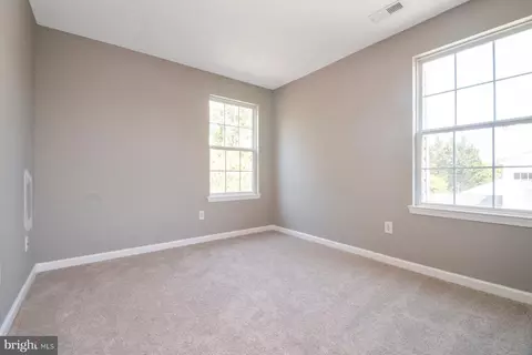 Bedroom - 1214 Markham Ln, Pasadena, MD 21122 photo 3 of 3