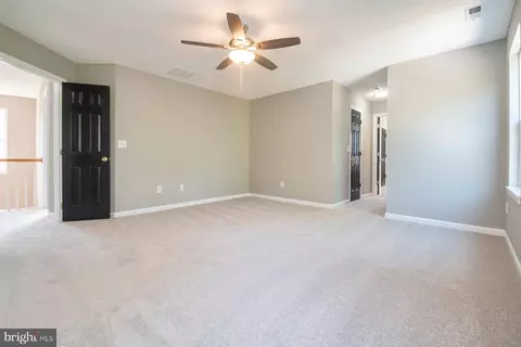Entry Way - 1214 Markham Ln, Pasadena, MD 21122 photo 3 of 6