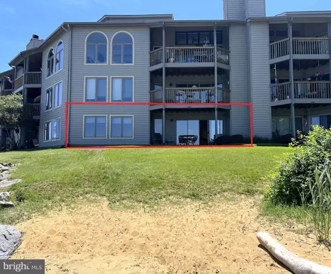 2020 Quay Village Ct #T1, Annapolis, MD 21403