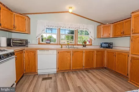 8021 Fair Breeze Dr, Severn, MD 21144