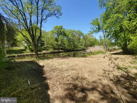 4180 Shoreham Beach Rd, Edgewater, MD 21037