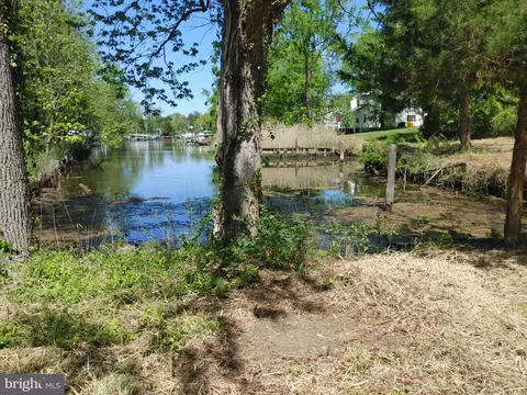 4180 Shoreham Beach Rd, Edgewater, MD 21037 photo 3