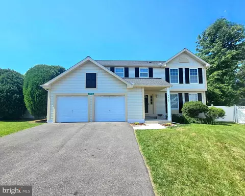 7912 Pepperbox Ln, Pasadena, MD 21122