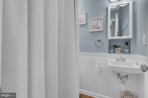 Bath - 323 Ternwing Dr, Arnold, MD 21012 photo 2 of 3