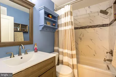Bath - 32 Cornhill St, Annapolis, MD 21401 photo 2 of 2