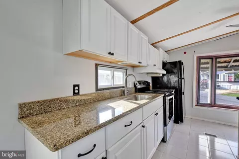 206 5th St, Lothian, MD 20711 photo 9