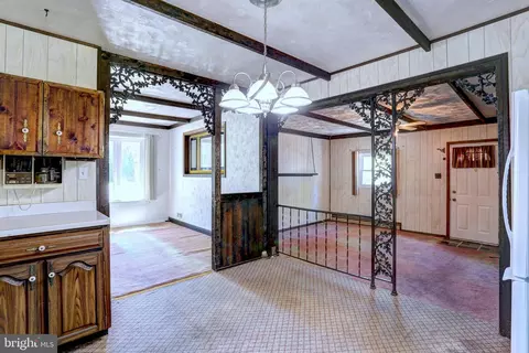 Entry Way - 202 Brookfield Rd, Pasadena, MD 21122 photo 1 of 1