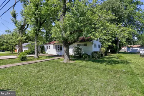Exterior - 202 Brookfield Rd, Pasadena, MD 21122 photo 2 of 14