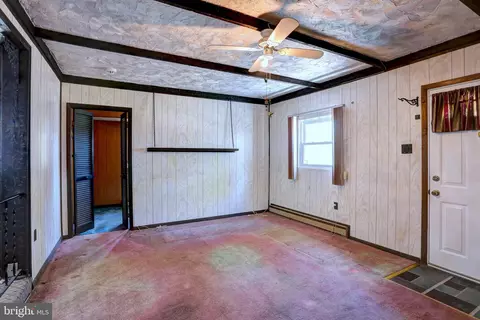 Living - 202 Brookfield Rd, Pasadena, MD 21122 photo 5 of 6