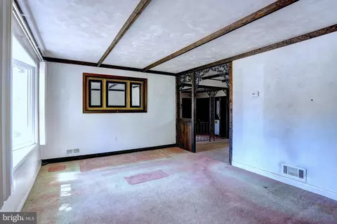 Living - 202 Brookfield Rd, Pasadena, MD 21122 photo 6 of 6