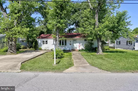Exterior - 202 Brookfield Rd, Pasadena, MD 21122 photo 3 of 14