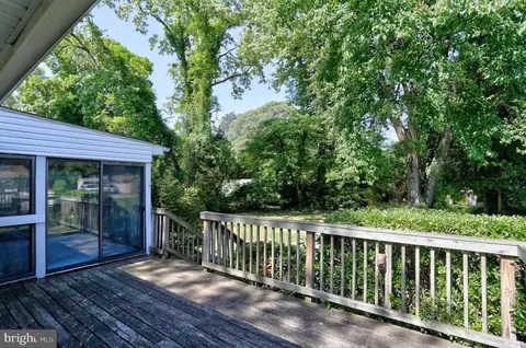 Exterior - 202 Brookfield Rd, Pasadena, MD 21122 photo 7 of 14