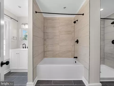 Bath - 8602 Lark Pl, Laurel, MD 20724 photo 4 of 6
