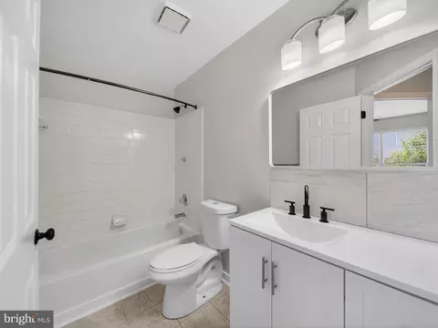 Bath - 8602 Lark Pl, Laurel, MD 20724 photo 3 of 6
