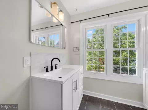 Bath - 8602 Lark Pl, Laurel, MD 20724 photo 6 of 6