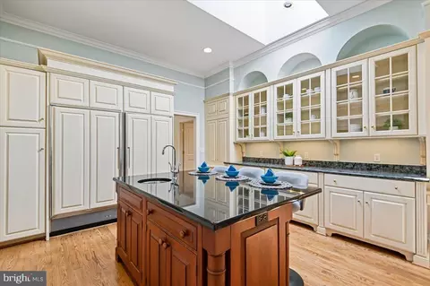 Kitchen - 2700 Falling Timber Trl, Edgewater, MD 21037 photo 2 of 4