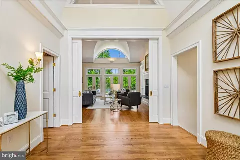Entry Way - 2700 Falling Timber Trl, Edgewater, MD 21037 photo 2 of 4