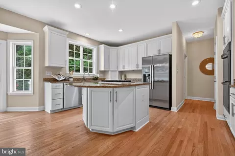 Kitchen - 9 Sewall Ct, Edgewater, MD 21037 photo 6 of 7