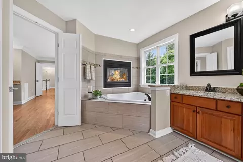 Bath - 9 Sewall Ct, Edgewater, MD 21037 photo 1 of 6