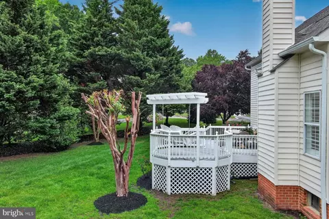Exterior - 9 Sewall Ct, Edgewater, MD 21037 photo 10 of 13