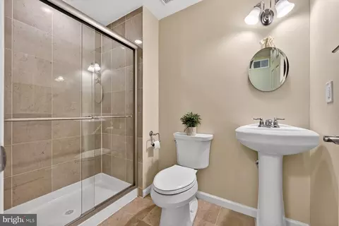 Bath - 9 Sewall Ct, Edgewater, MD 21037 photo 6 of 6