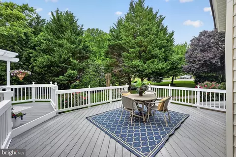 Exterior - 9 Sewall Ct, Edgewater, MD 21037 photo 7 of 13