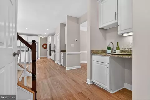 Entry Way - 9 Sewall Ct, Edgewater, MD 21037 photo 6 of 14