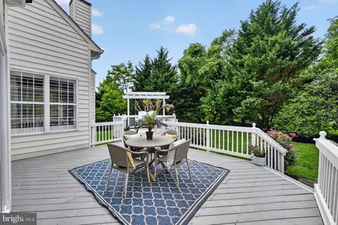 Exterior - 9 Sewall Ct, Edgewater, MD 21037 photo 6 of 13