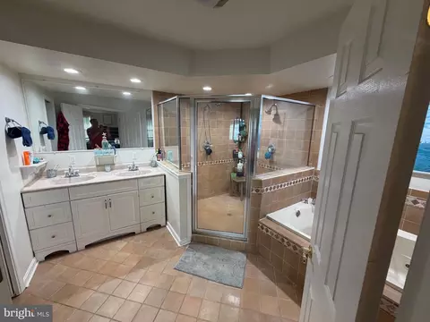 Bath - 1223 Pine Ave, Edgewater, MD 21037 photo 1 of 7