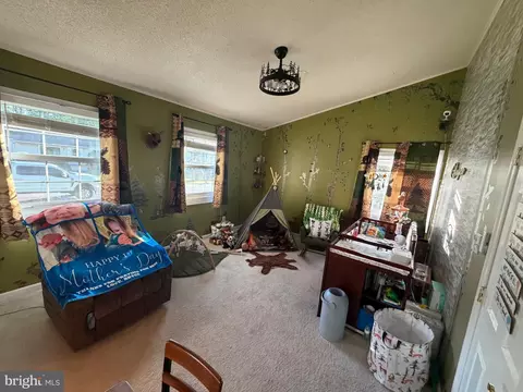 Bedroom - 1223 Pine Ave, Edgewater, MD 21037 photo 3 of 5
