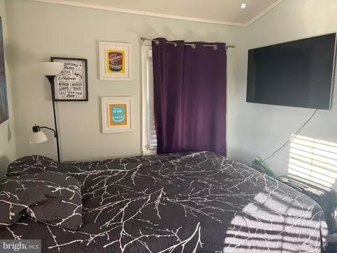 Bedroom - 1223 Pine Ave, Edgewater, MD 21037 photo 5 of 5