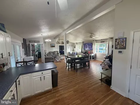 Entry Way - 1223 Pine Ave, Edgewater, MD 21037 photo 2 of 3