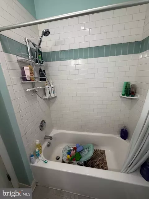 Bath - 1223 Pine Ave, Edgewater, MD 21037 photo 5 of 7