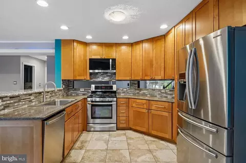 Kitchen - 998 Miles Ct, Arnold, MD 21012 photo 1 of 3