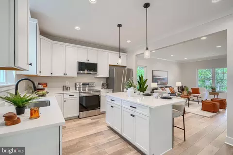 21 Jackson Ave, Glen Burnie, MD 21061