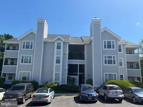 601 Forest Walk Ln #201, Odenton, MD 21113