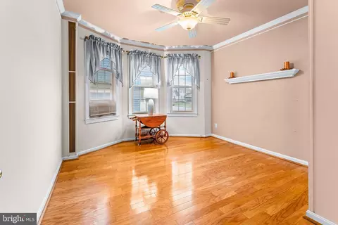 Living - 102 7th Ave, Baltimore, MD 21225 photo 2 of 2