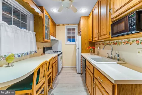 Kitchen - 102 7th Ave, Baltimore, MD 21225 photo 3 of 6
